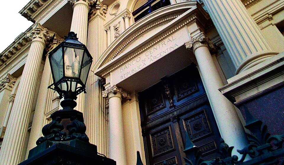 La AGN denuncia una pérdida de US$ 1.000 millones del BCRA por operaciones con oro, y la entidad lo niega