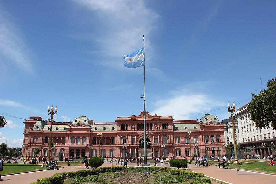 El Gobierno oficializó fondos y nuevas sanciones por Malvinas en medio de la polémica con Kicillof