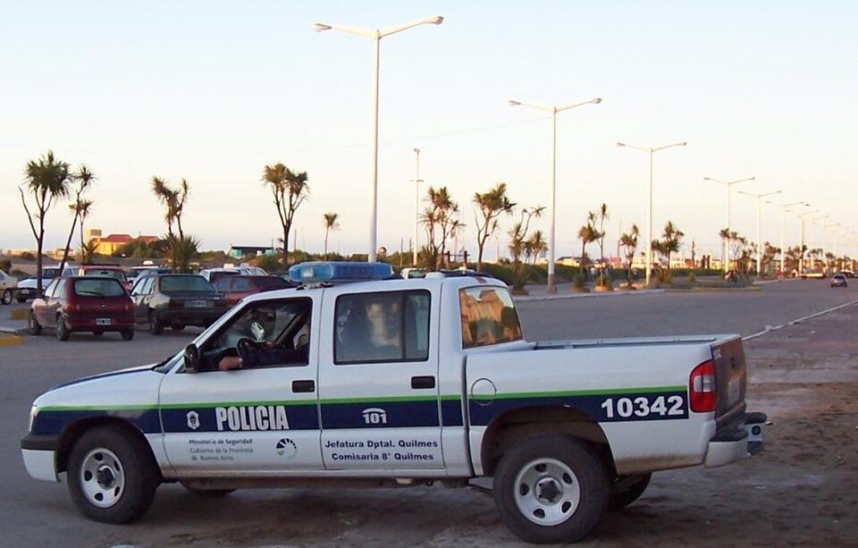 Cayeron tres falsos policías que intentaron una "entradera" en Luis Guillón