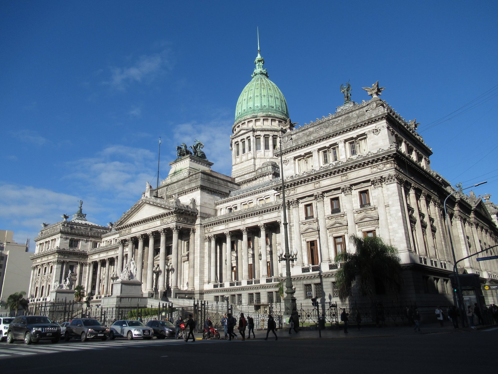 Diputados debatirá el 9 de septiembre 48 proyectos para aliviar el endeudamiento de las familias