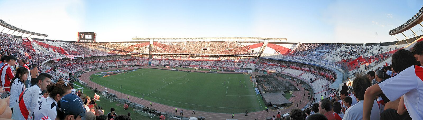 River presentó ante la Justicia el proyecto para ampliar y techar el Monumental